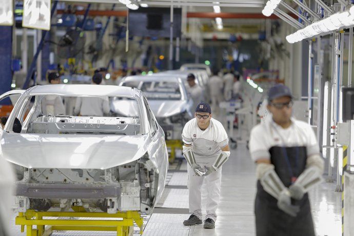 La economía cayó 3,5% en el tercer trimestre y se confirma el país en recesión
