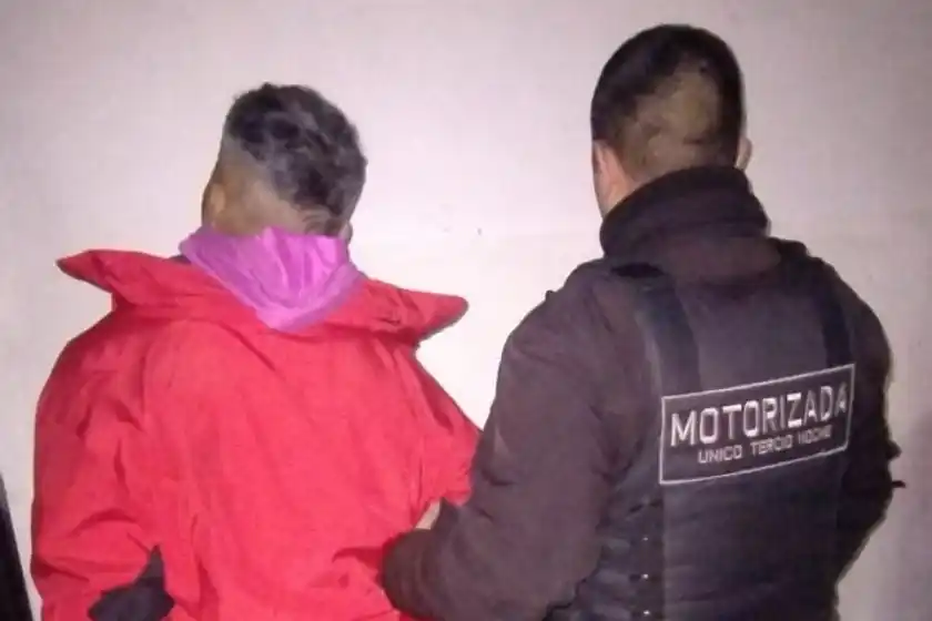 Simuló una mudanza para robar, fue descubierto por un fletero y quedó detenido