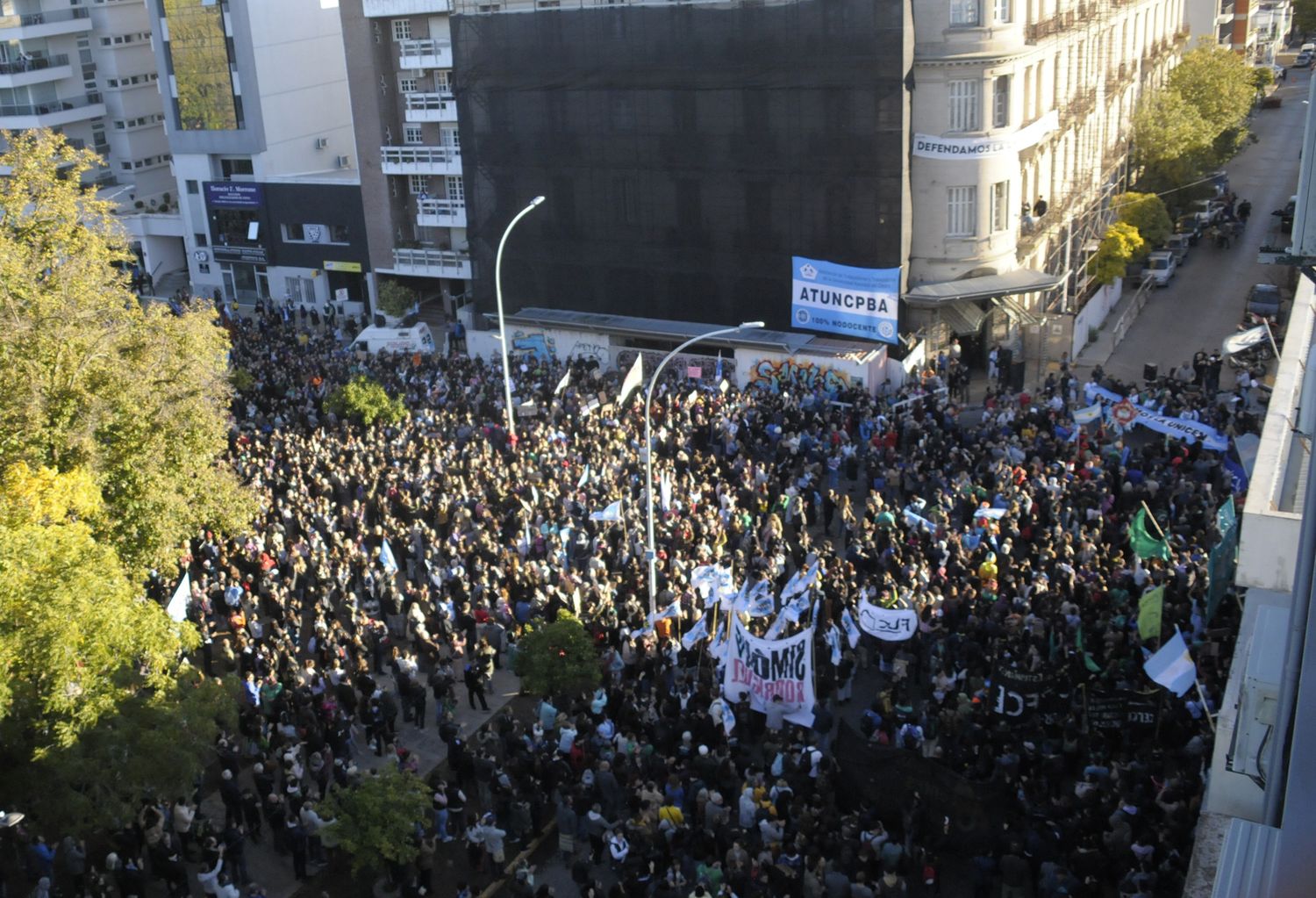 La sociedad de movilizó masivamente en el centro de Tandil.