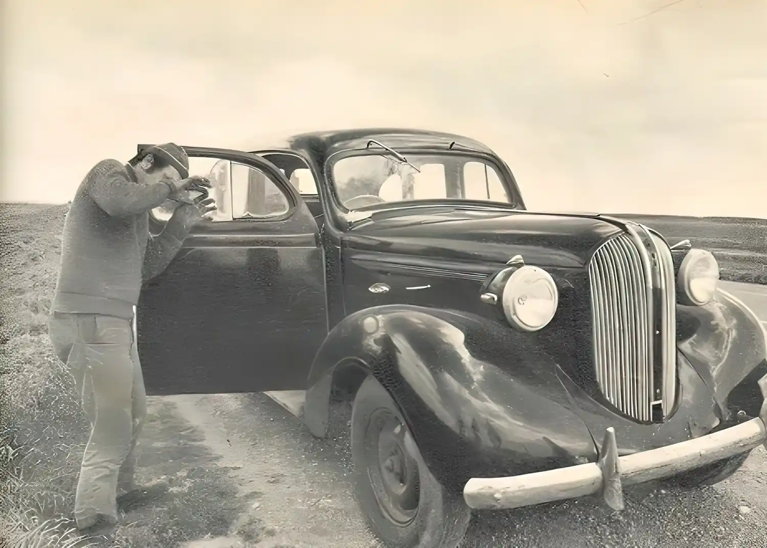 La madrugada en la que un mecánico de Bahía Blanca levantó a un extraterrestre que hacía dedo en la ruta