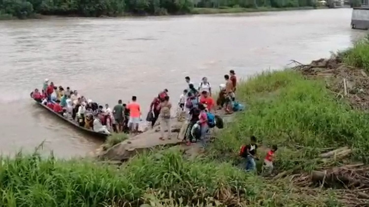 Aumenta a 5.737 la cifra de desplazados tras conflicto armado en Apure