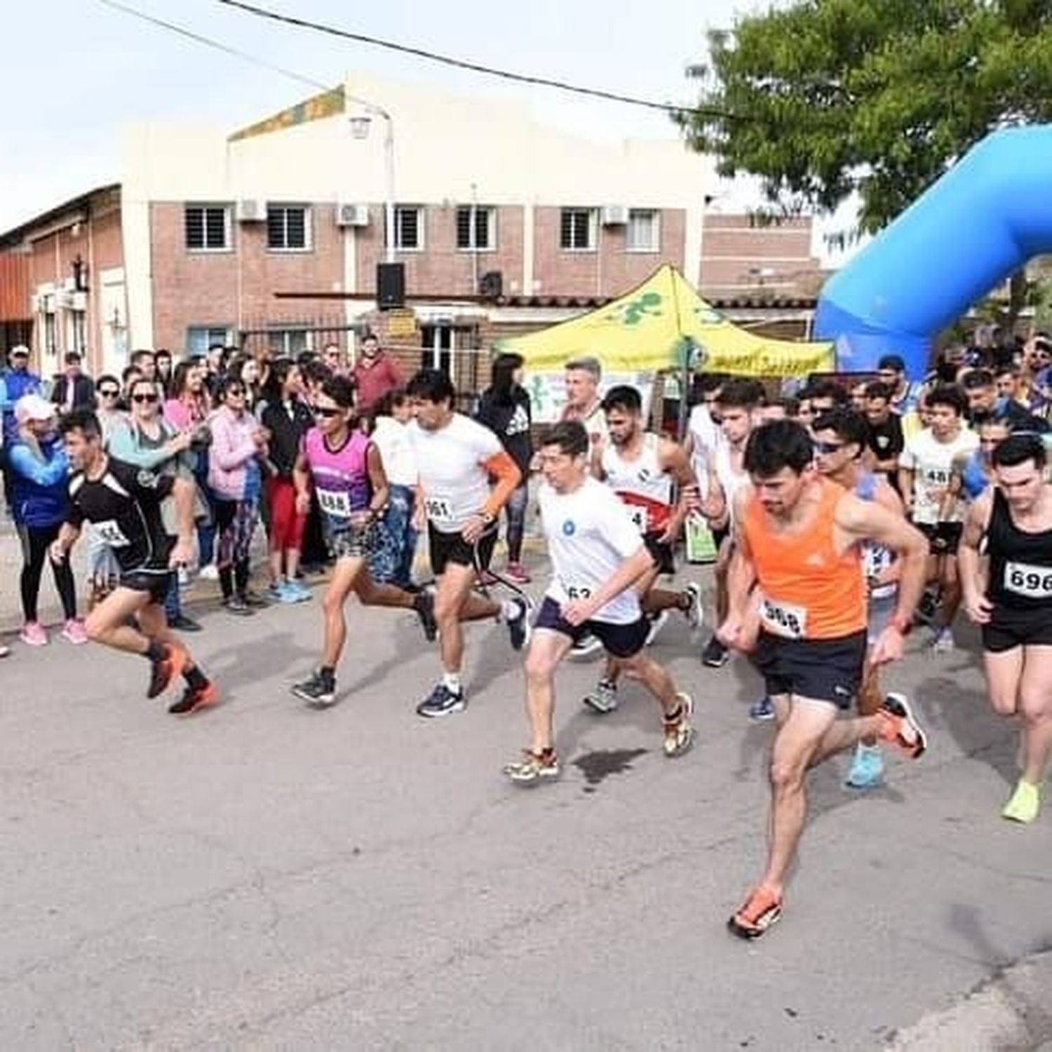 Atletismo: se corrió la
maratón de la UNER