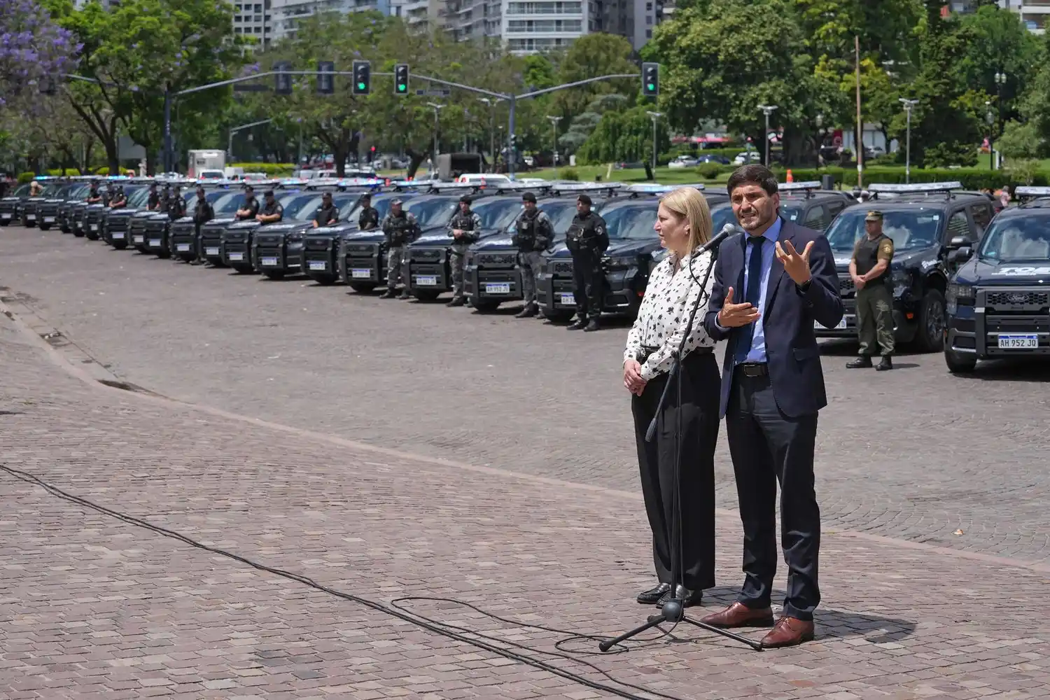 El gobernador y la vicegobernadora encabezaron el acto en Rosario. Foto: GSF