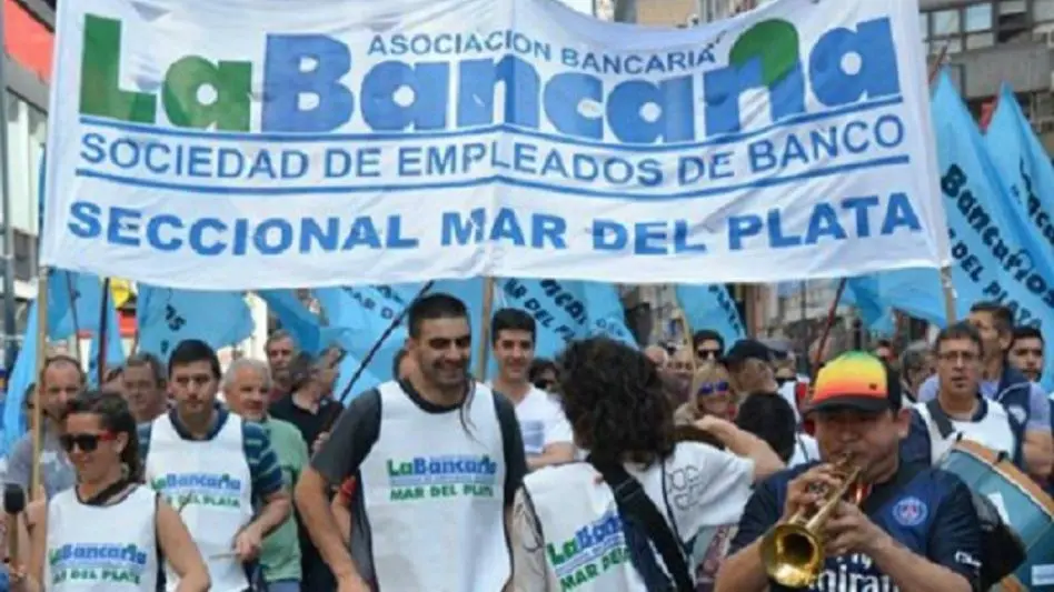 Bancarios anuncian un paro para la semana que viene si no hay acuerdo salarial