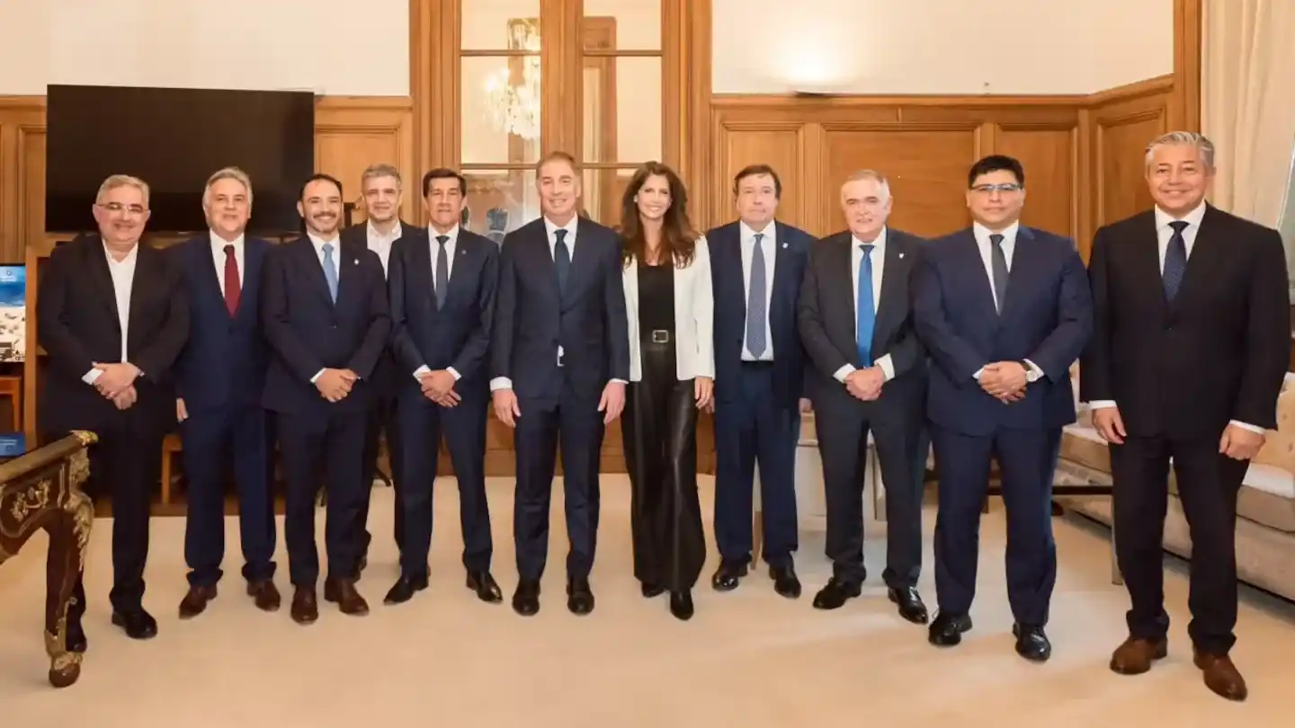 Antes de su jura como jefe de Gabinete, Diego Santilli recibió a los 13 gobernadores que participaron de la jura. (Foto: Jefatura de Gabinete)