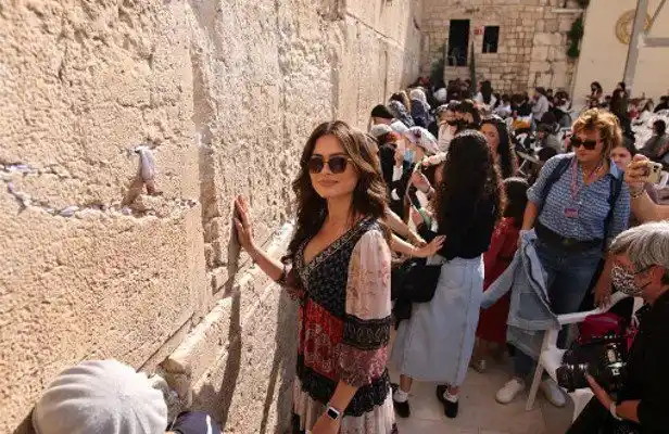 ¡Ay mamá! Una candidata al Miss Universo da positivo a COVID-19