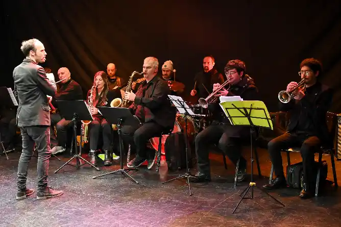 La Banda Municipal junto a jóvenes músicos brindarán un concierto a beneficio
