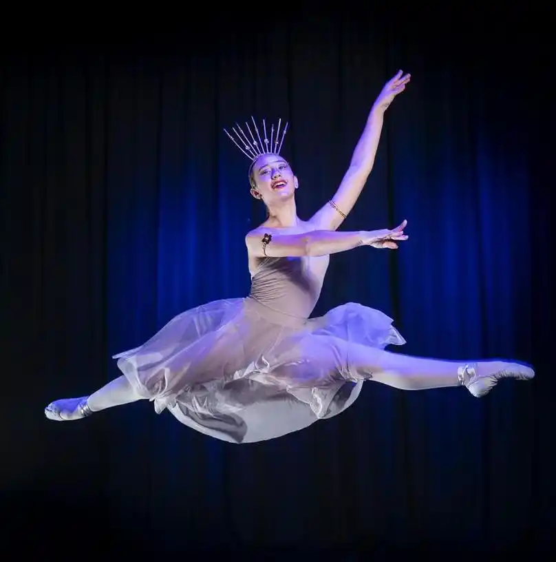 Paula Sabi obtuvo tres primeros premios y resultó Mejor Bailarina