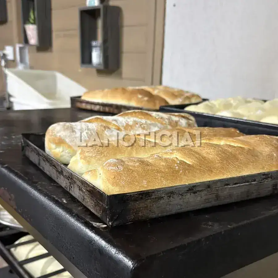 Es de Capitán Sarmiento y convirtió su salón de fiestas en una olla popular tras los despidos en Granja Tres Arroyos - 1