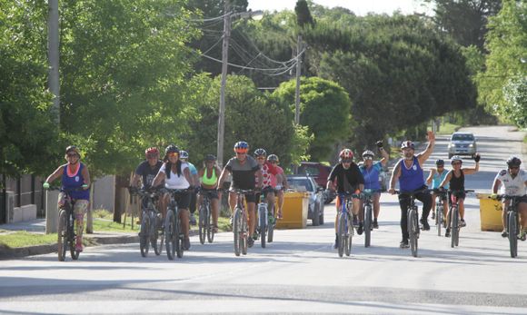 Fotos de un desafío logrado por ciclistas de Claromecó