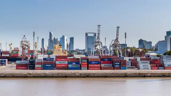 El Gobierno eliminó una retención del impuesto PAIS y las importaciones serán más baratas