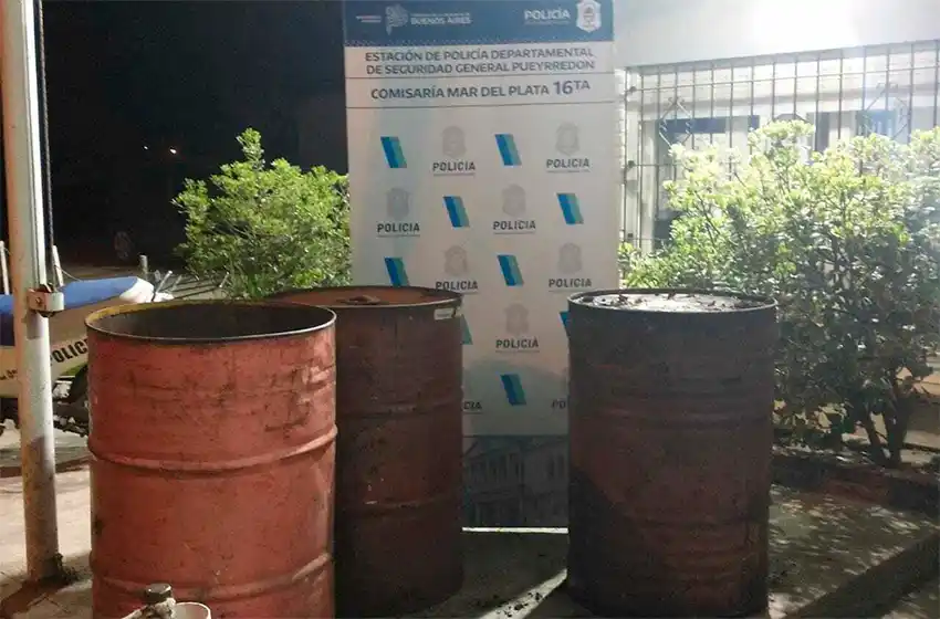 Le robaron 3 tanques de aceite y se lo llevaban en un carro