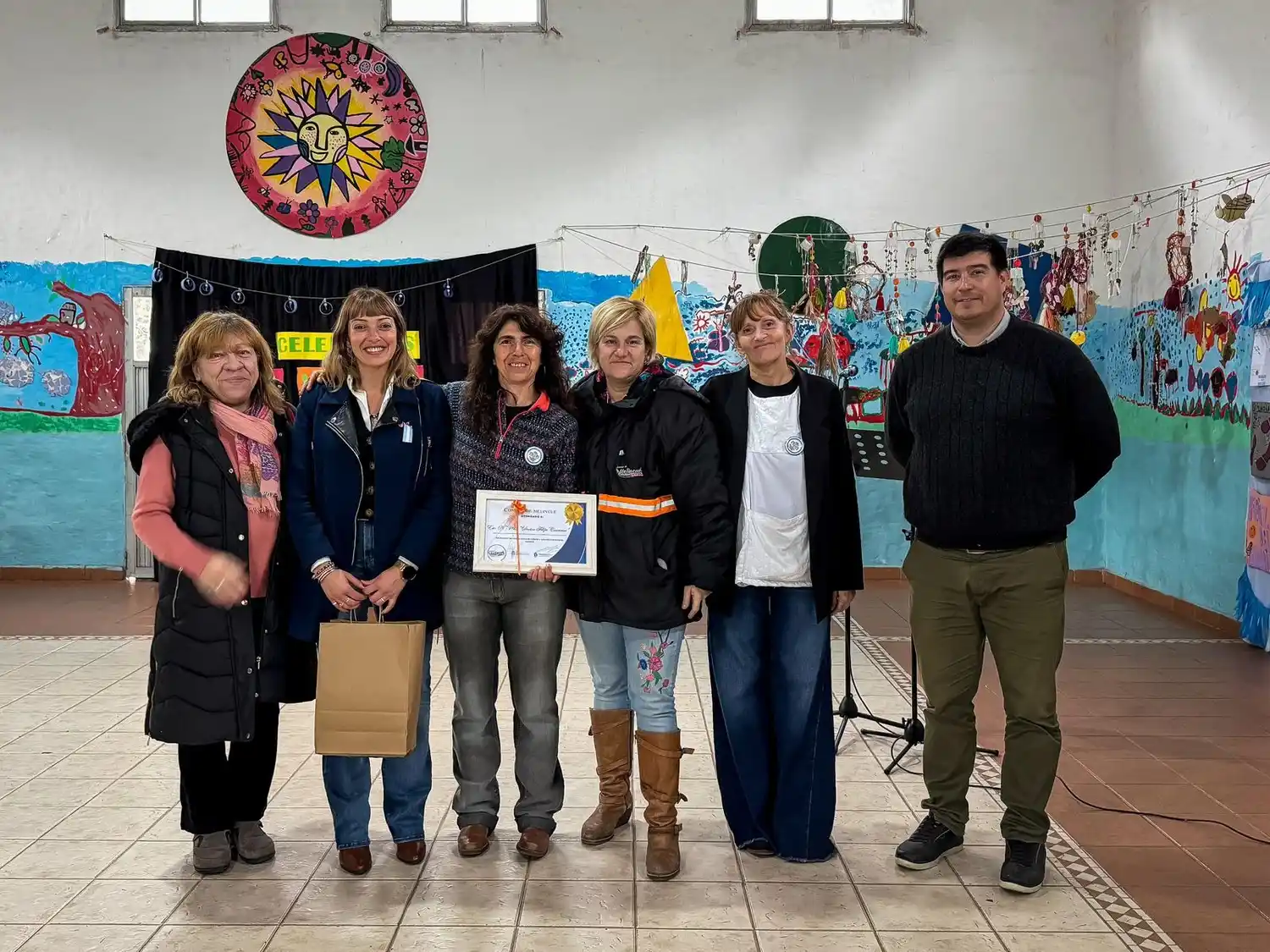 Autoridades comunales y escolares durante la actividad en la cabecera departamental