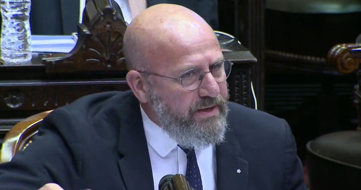 Un diputado de Cambiemos pidió congelar sueldos de todos los políticos por un año