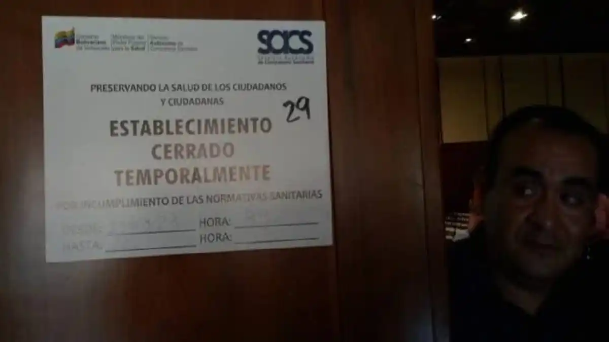 «EN LA CALLE CABE MÁS GENTE»: cierran salón donde se presentaría María Corina Machado de cara a las primarias