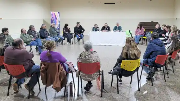 Marini se reunió con entidades de Barker y Villa Cacique