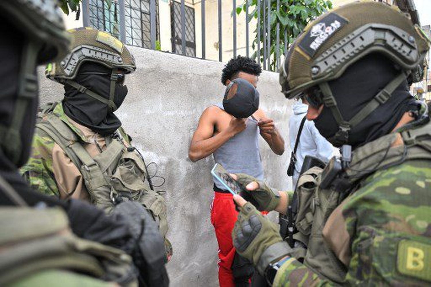 NO PARA LA VIOLENCIA EN ECUADOR: tirotean una oficina de la fiscalía