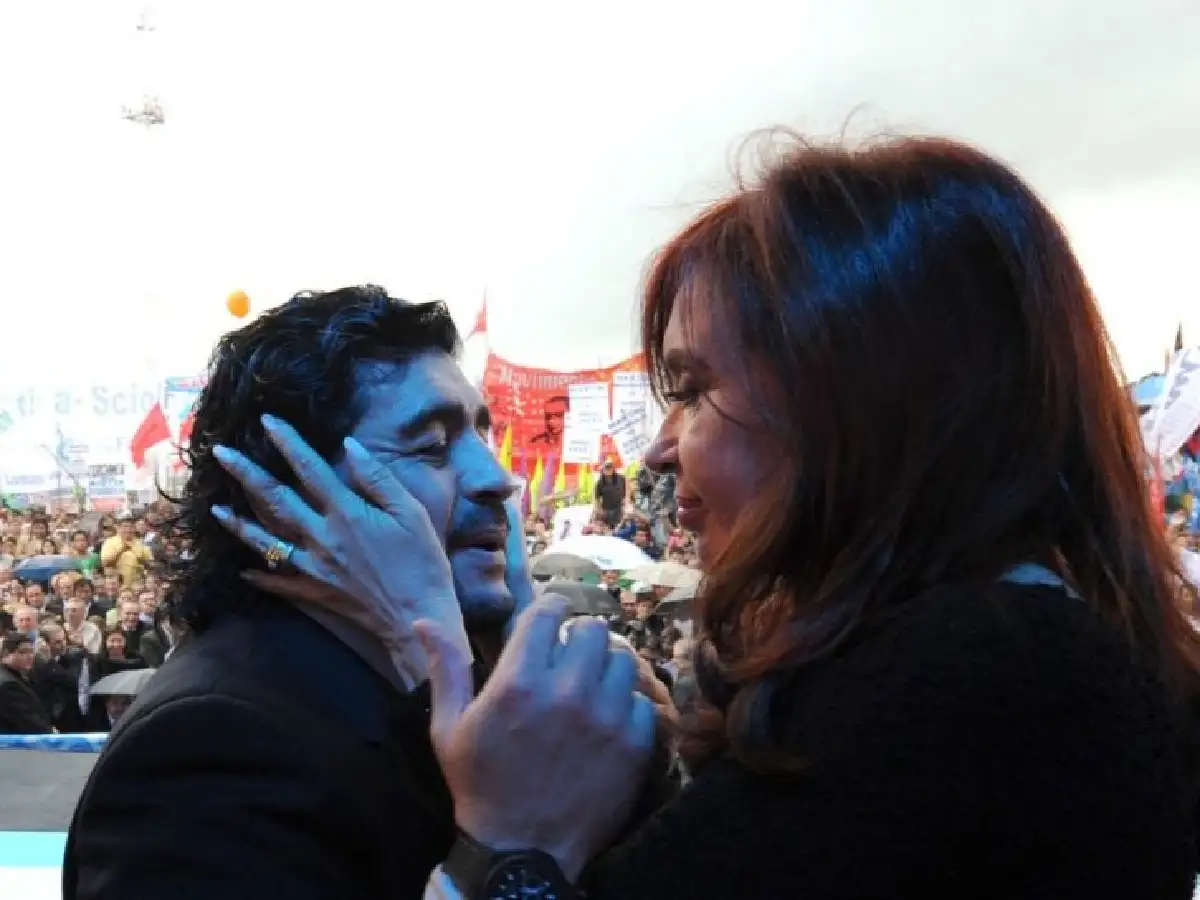 Diego Maradona: Yo iría a una fórmula con Cristina Kirchner"