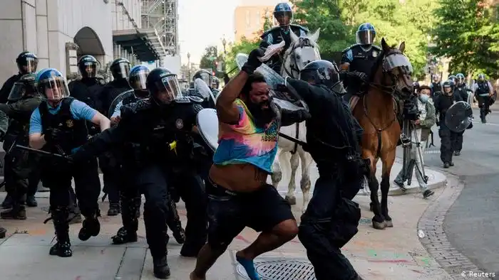 Trump amenaza con desplegar tropas si continúan disturbios