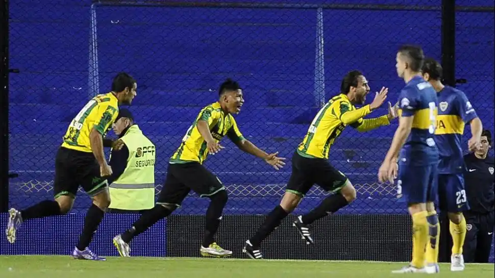 Aldosivi goleó a Boca y lo dejó sin invicto