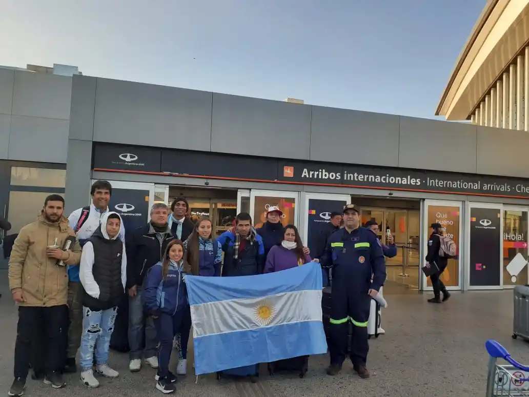 Bomberos de Ceibas recibieron a Trinidad , la deportista con discapacidad visual luego de competir en Francia