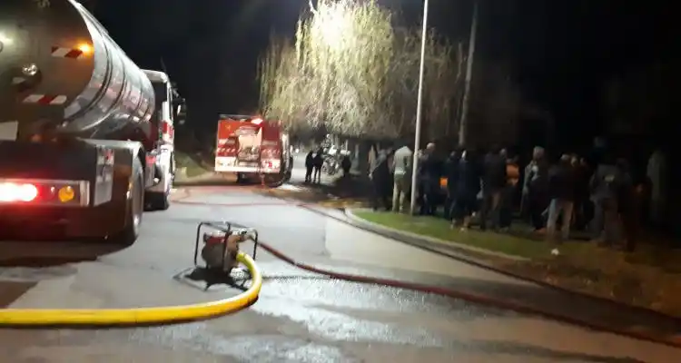 Un incendio afectó buena parte de la casa de Diego Chediak y Paola Basso