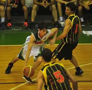 Racing y Juventud se metieron en los cuartos