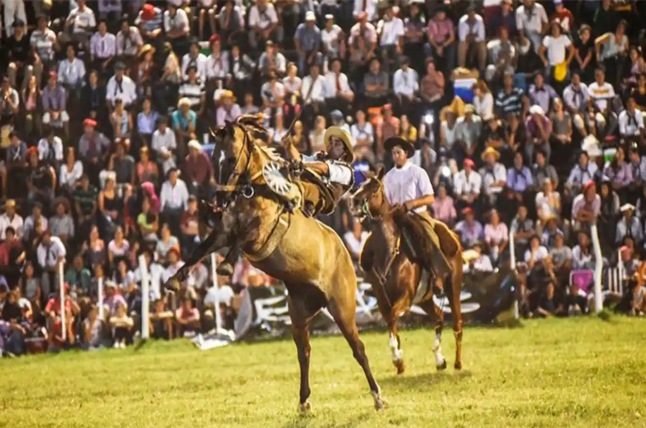 Un juez autorizó a ir al Festival de Diamante a denunciado por abuso