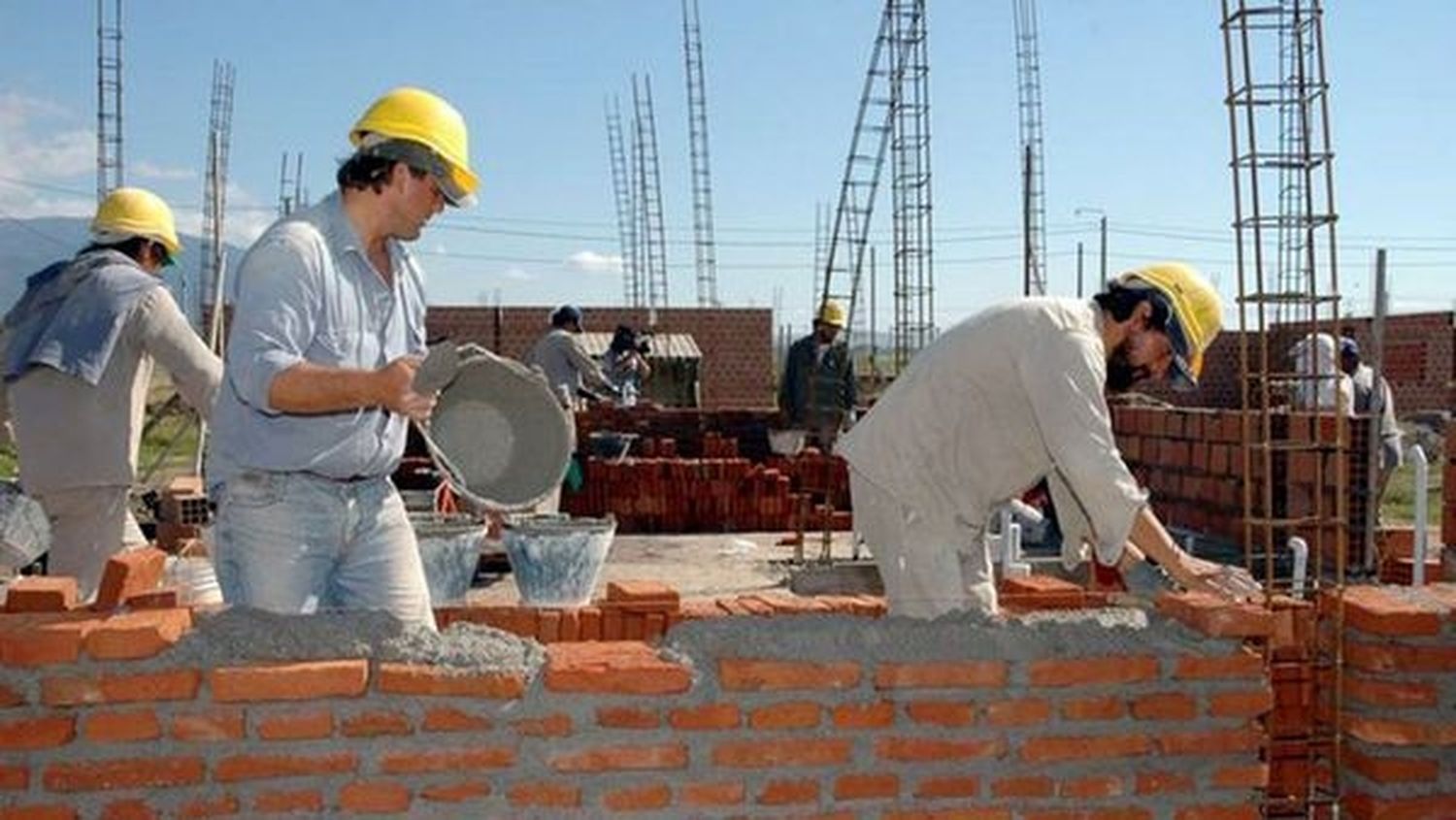 La construcción cayó un 4,2%, la peor baja en más de un año y medio