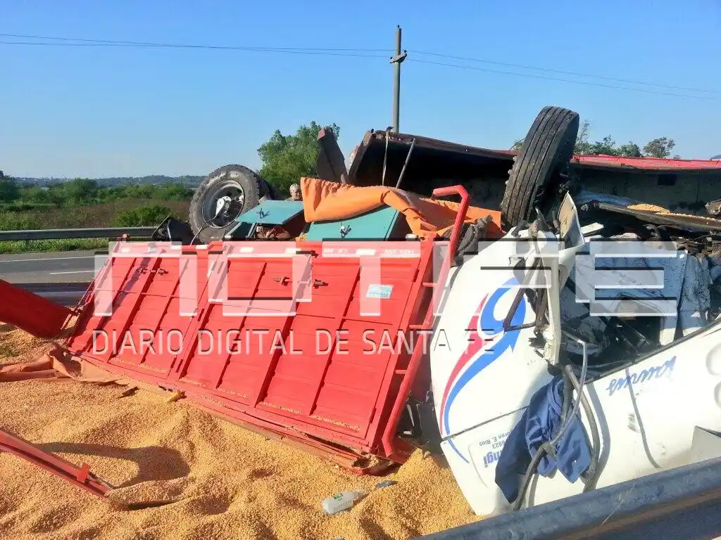 Volcó un camión en la RN 168