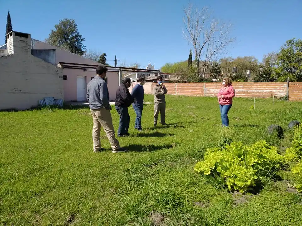 Dujovne recorrió los terrenos para las huertas ecológicas 