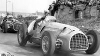 Juan Manuel Fangio fue elegido como uno de los 5 mejores pilotos de la historia por la IA