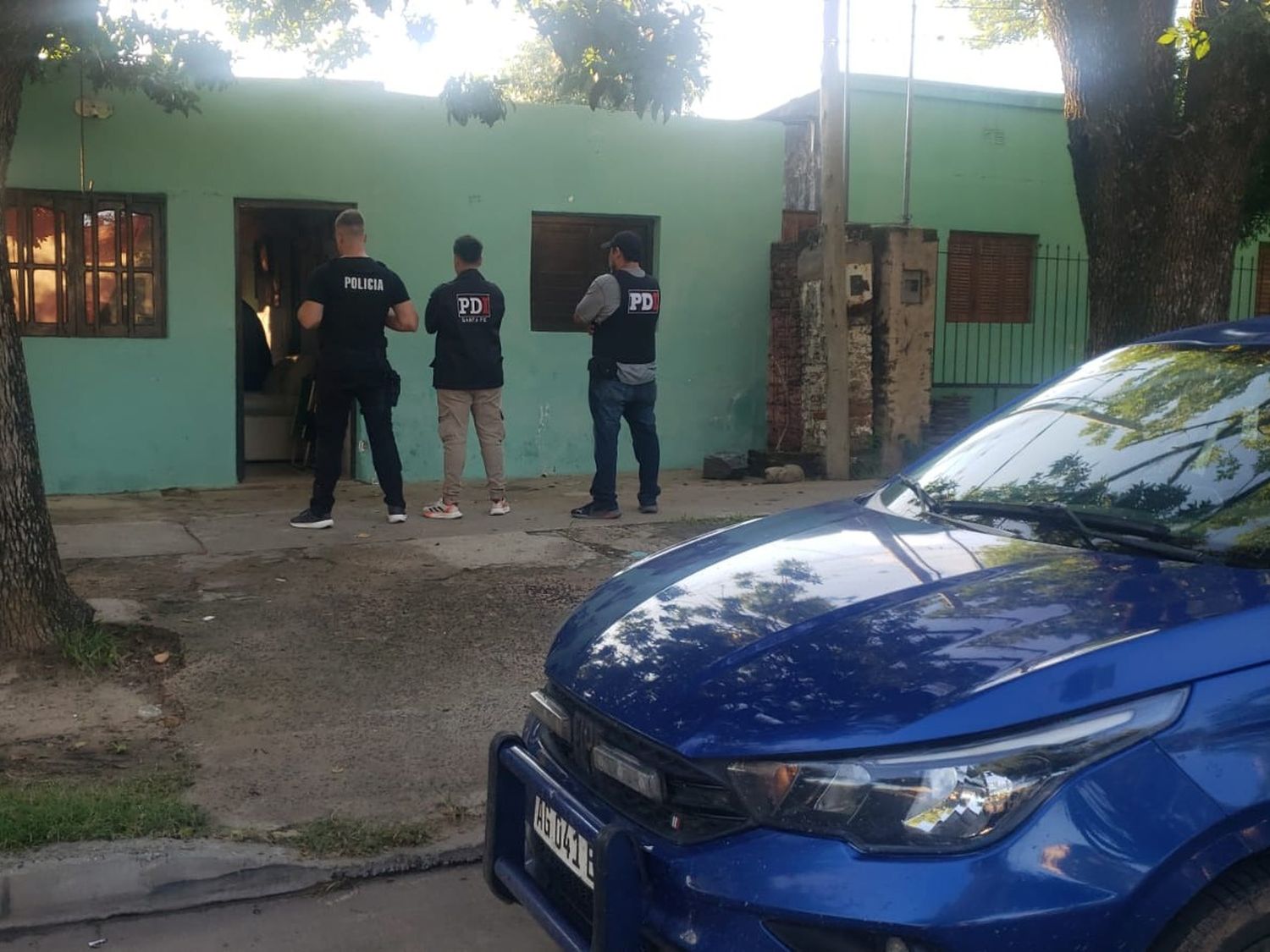 Efectivos policiales llevan adelante varios allanamientos en distintos puntos de Reconquista