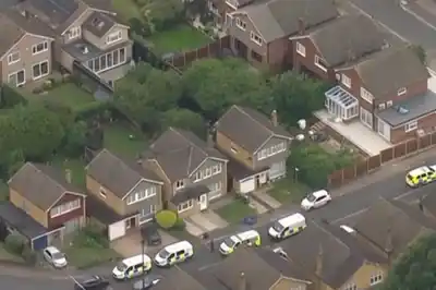 Atraparon al joven que cometió un triplea femicidios con una ballesta en Londres