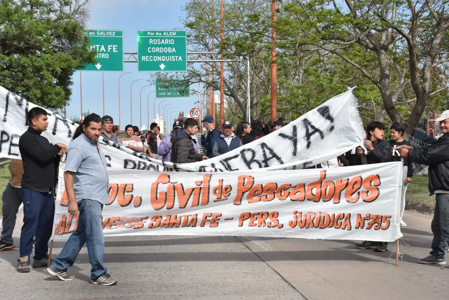 Este lunes pescadores cortarán el tránsito en la ruta 168