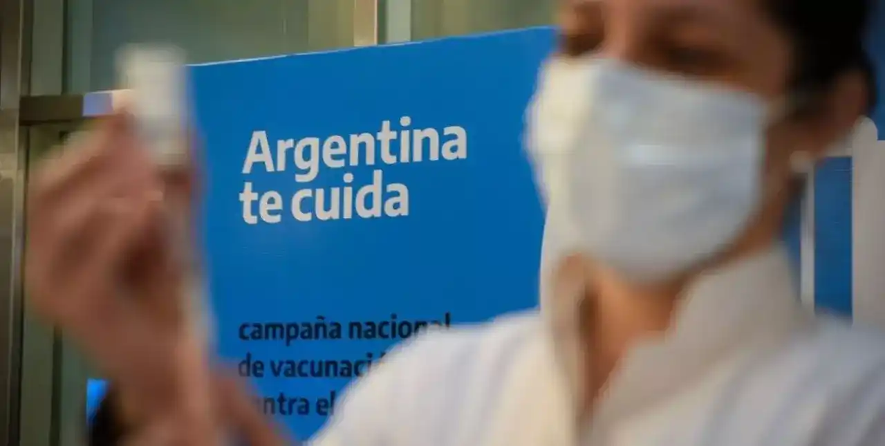 El Ministerio de Salud explicó qué pasa con la eficacia de las vacunas vencidas 