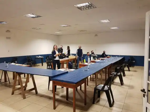 IFE: entregaron las tarjetas a beneficiarios