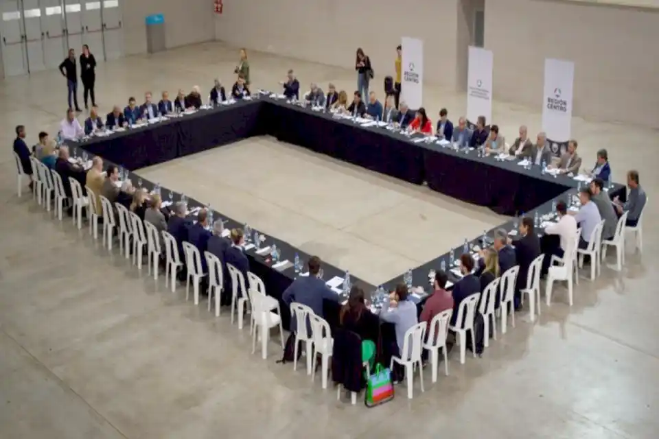 El Gabinete Productivo y el Foro de Empresarios analizaron el futuro logístico de la Región Centro