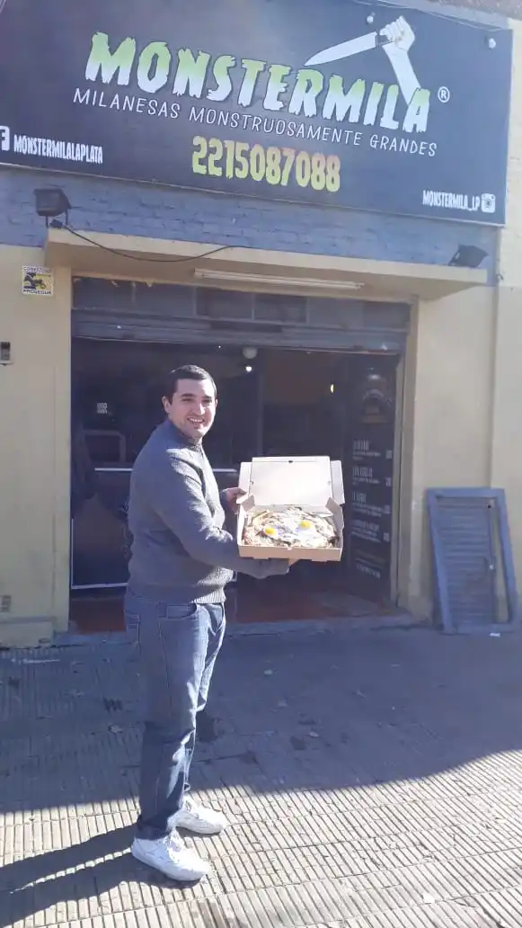 La Plata: Más historias sorprendentes del local que decidió regalar milanesas a los que donen plasma para COVID-19