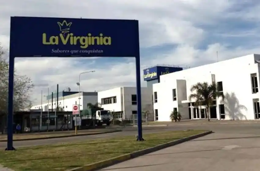 Entraron con armas y chalecos antibalas y se llevaron una suma millonaria de La Virginia