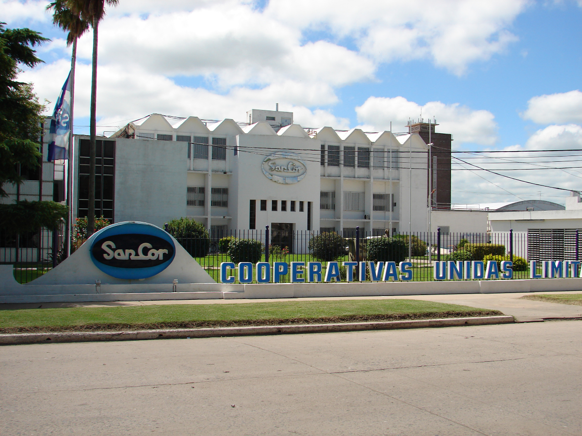 La láctea SanCor dejó de ser cooperativa  y ahora es de Adecoagro