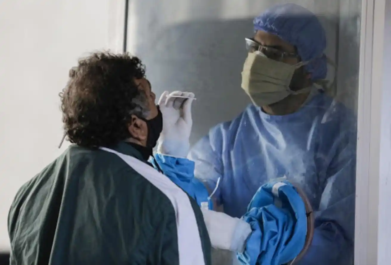 Los enfermos leves de Covid recibirán el alta a los 10 días sin un nuevo testeo