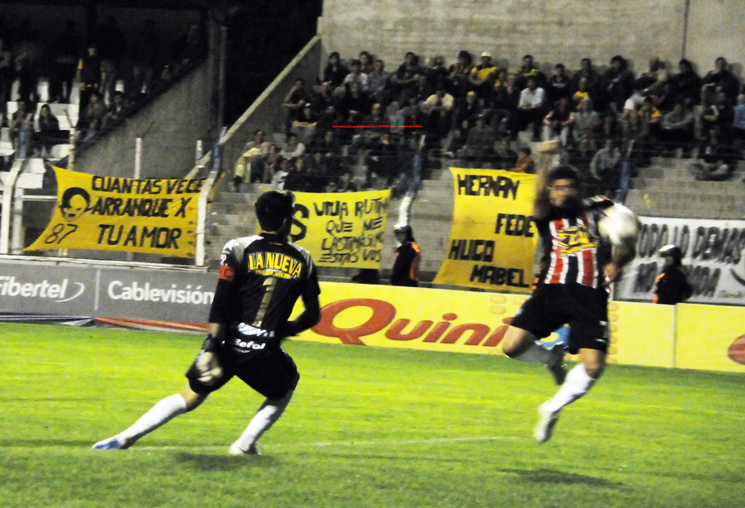 Santamarina aprovechó su momento, ganó por primera vez de local y dio otro paso adelante