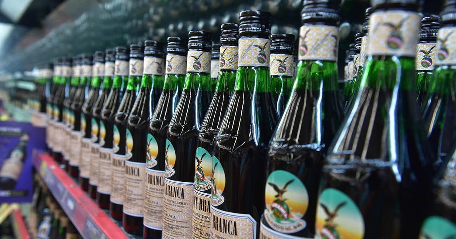 Quequén: le rompió la nariz al chino del supermercado y se robó un fernet
