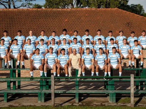Foto oficial de Los pumitas en la previa del inicio del Rugby Championship M20. Foto: @lospumitasarg