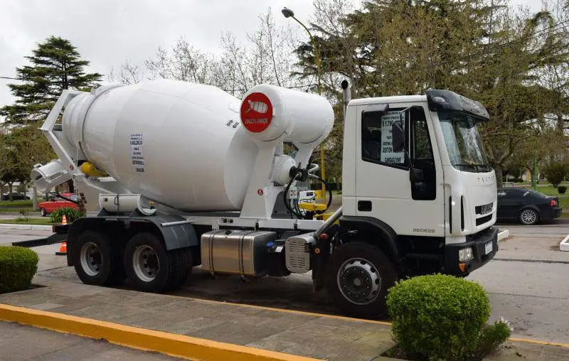 SAN CAYETANO: Adquieren maquinaria para acelerar obras en el distrito
