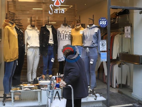 Se registró un leve aumento en el consumo de bienes y servicios en julio