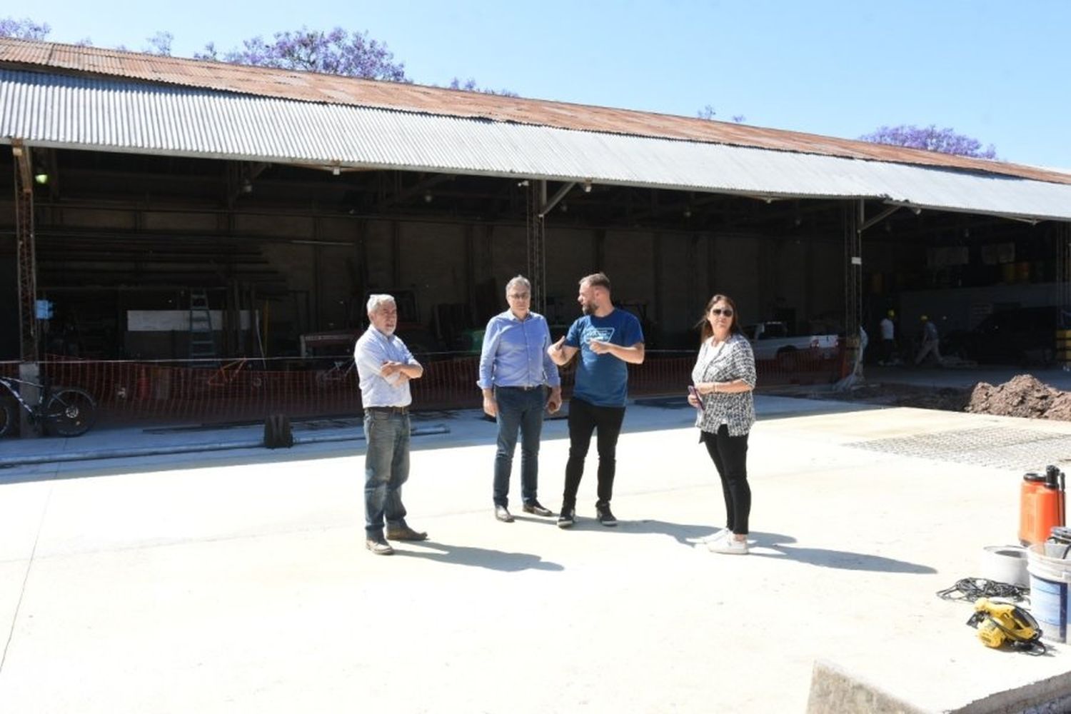 Castellano y su equipo recorrieron las obras del corralón municipal