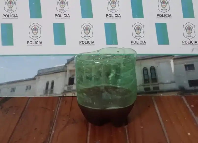 Chaves: Un joven fue infraccionado por tomar vino en la plaza