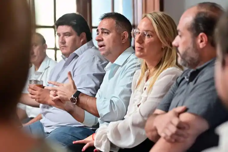 Davico exigió a sus funcionarios “redoblar esfuerzos” para seguir dando respuestas a los vecinos